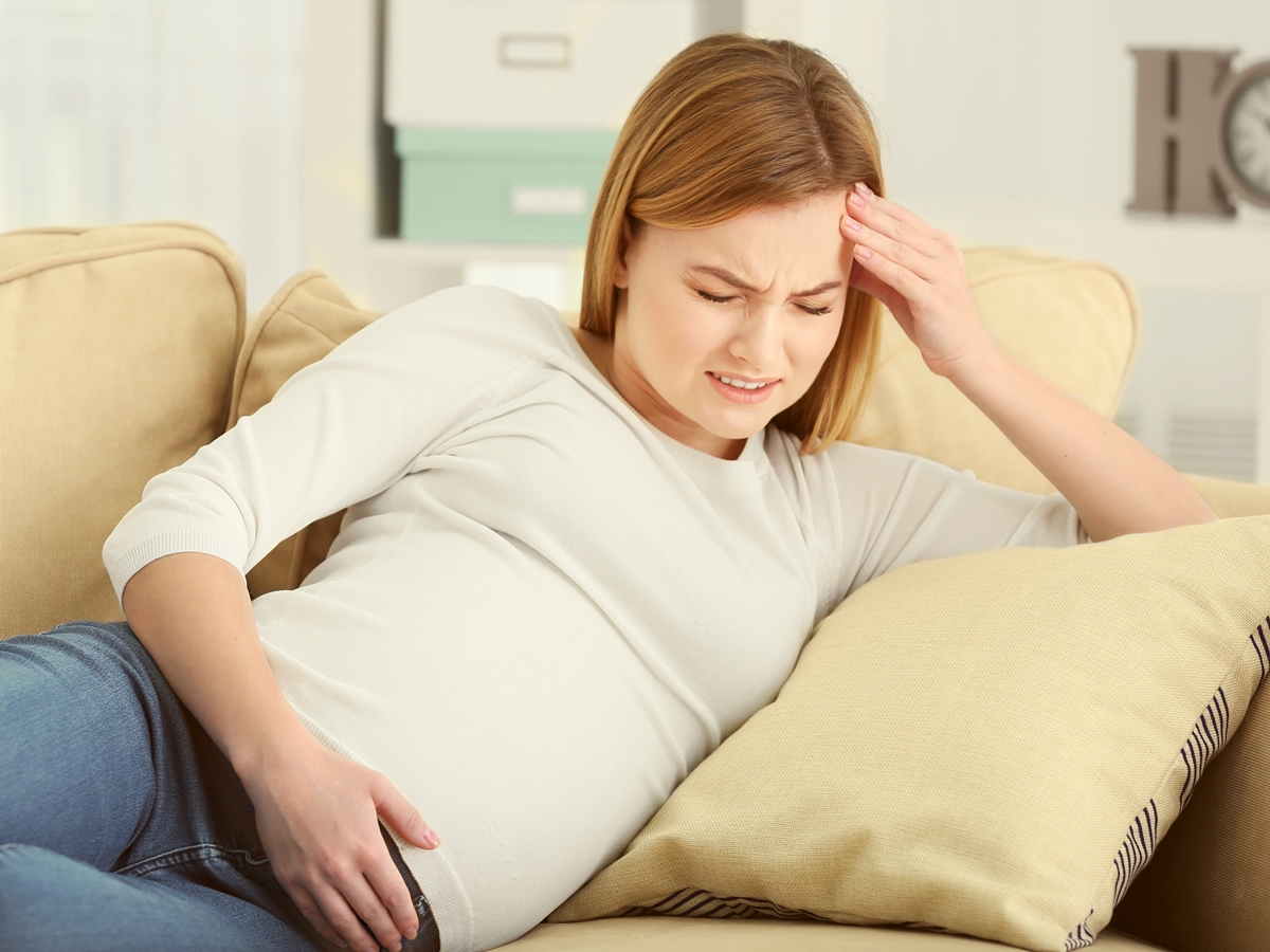 Токсикоз в период беременности. Токсикоз беременных. Поздний токсикоз беременных. Плохое самочувствие у беременной. Ранние и поздние токсикозы беременных.